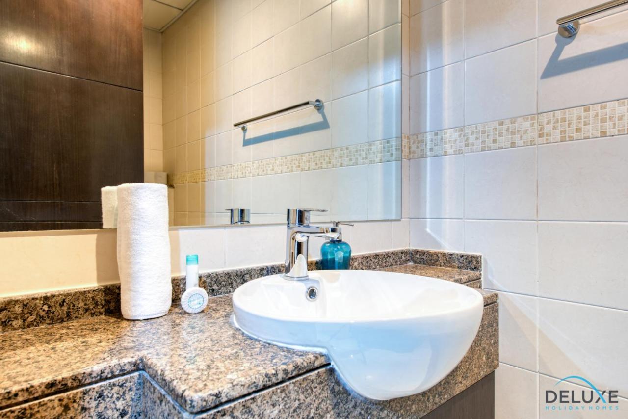 Overlooking Marina Canal 1Br Close To Mall, Promenade & Beach, Bay Central 1, Dubai Marina By Deluxe Holiday Homes Eksteriør billede