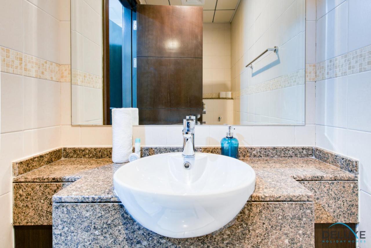 Overlooking Marina Canal 1Br Close To Mall, Promenade & Beach, Bay Central 1, Dubai Marina By Deluxe Holiday Homes Eksteriør billede